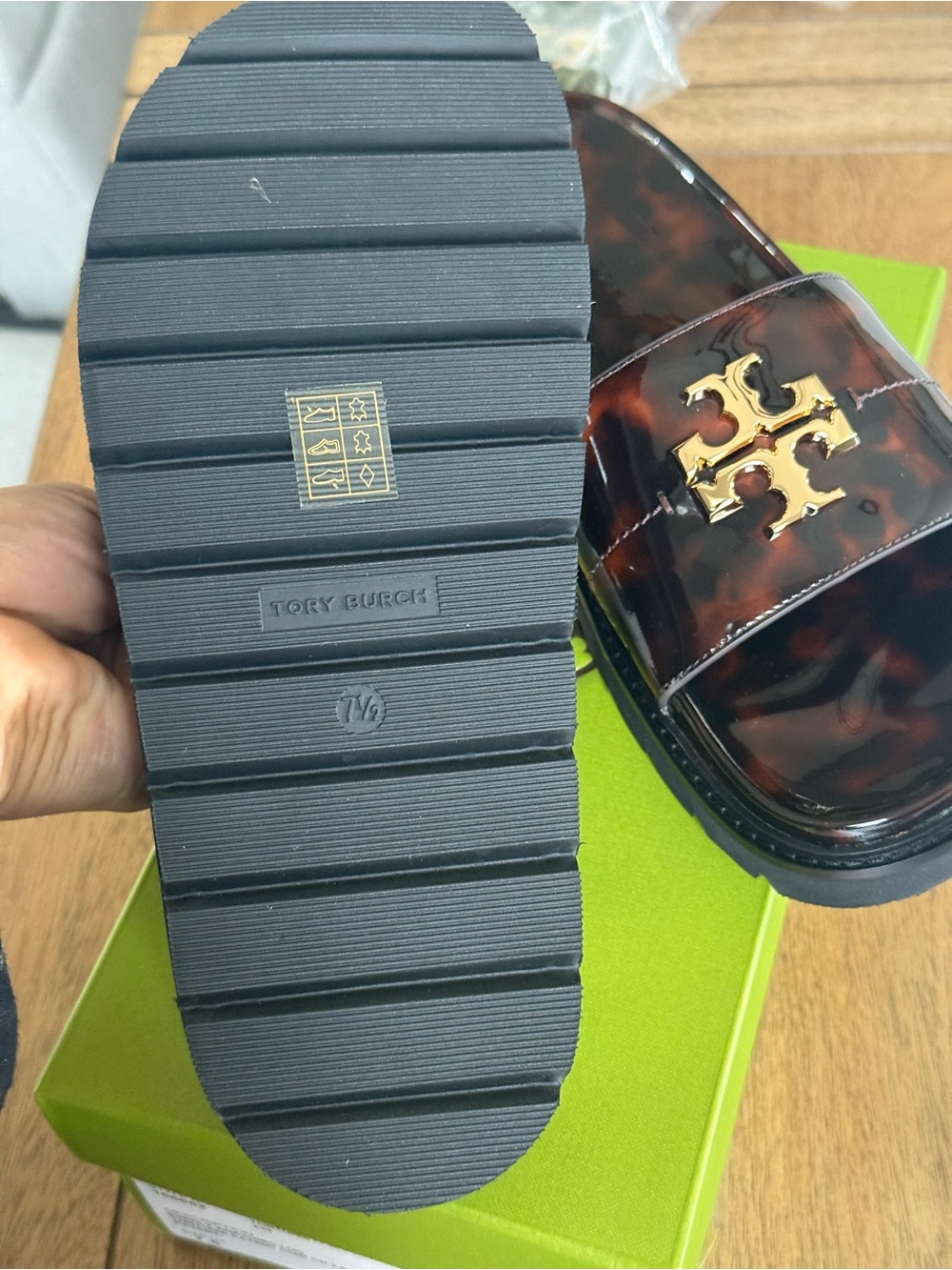 New Tory Burch EVERLY ANATOMIC LUG TORTOISE PATENT - Picture 3 of 6